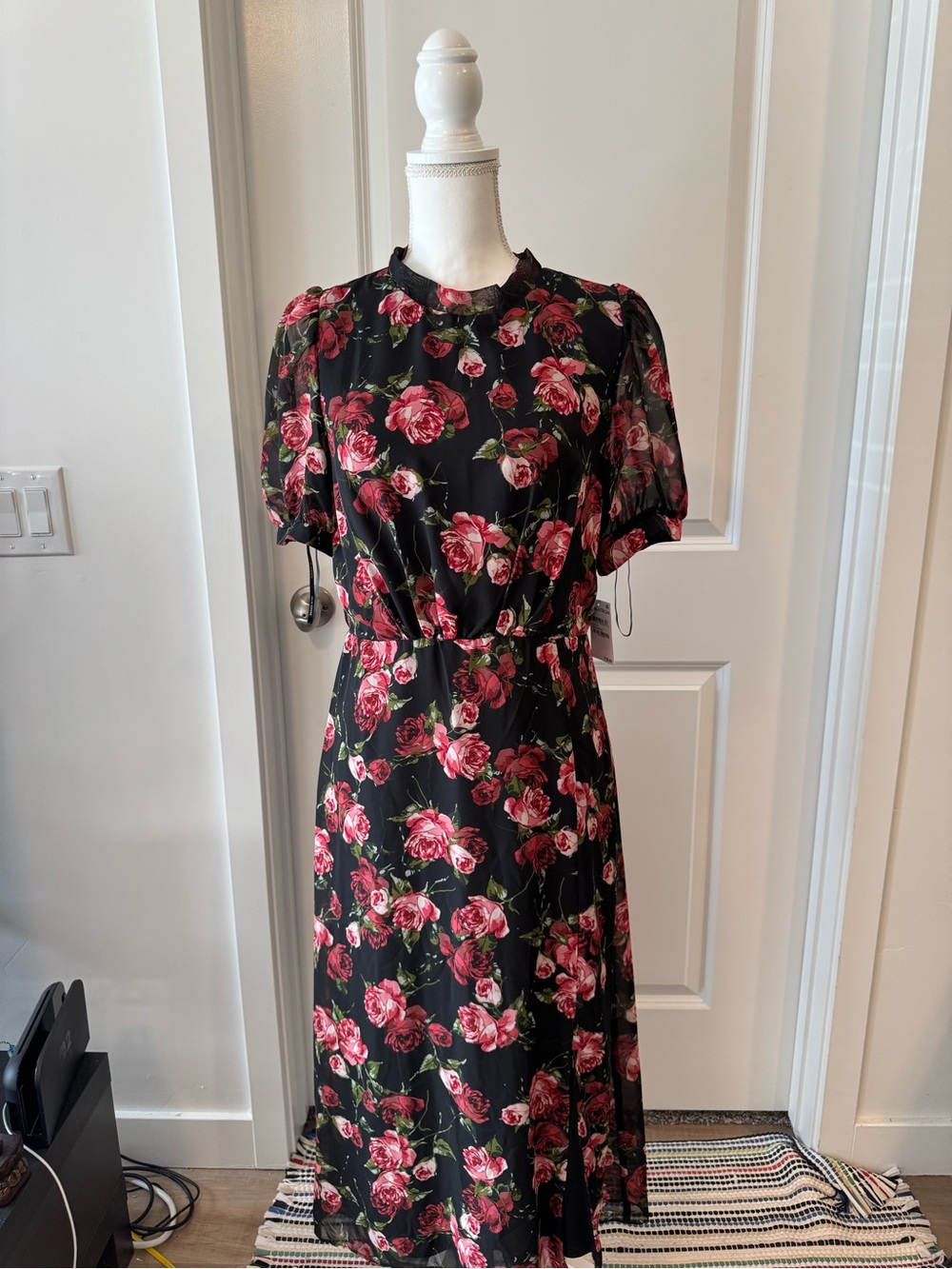julia jordan Black Midi Dress with Pink Rose Print and Puff Sleeves